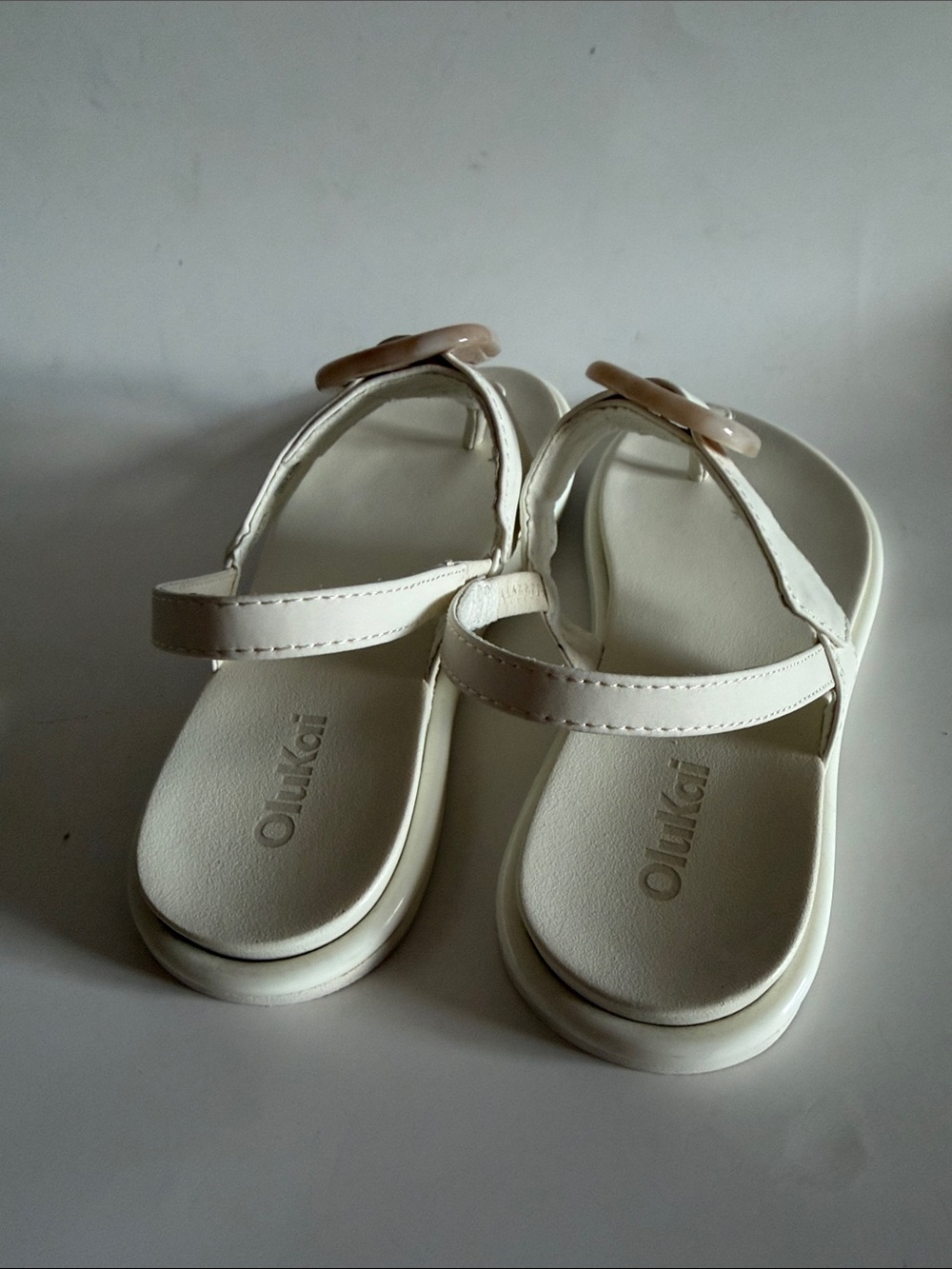 Olukai Womens White Sand La’i T-Bar Thong Slingback Sandal size 6 - Picture 4 of 6
